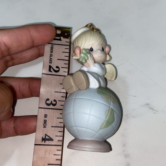 Precious Moments 1999 Peace On Earth Ornament 679259 - Picture 15 of 16
